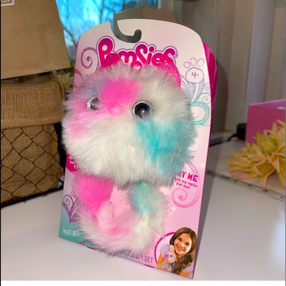 - Pomsies interactive plush wrist toy with brush - Picture 1 of 4